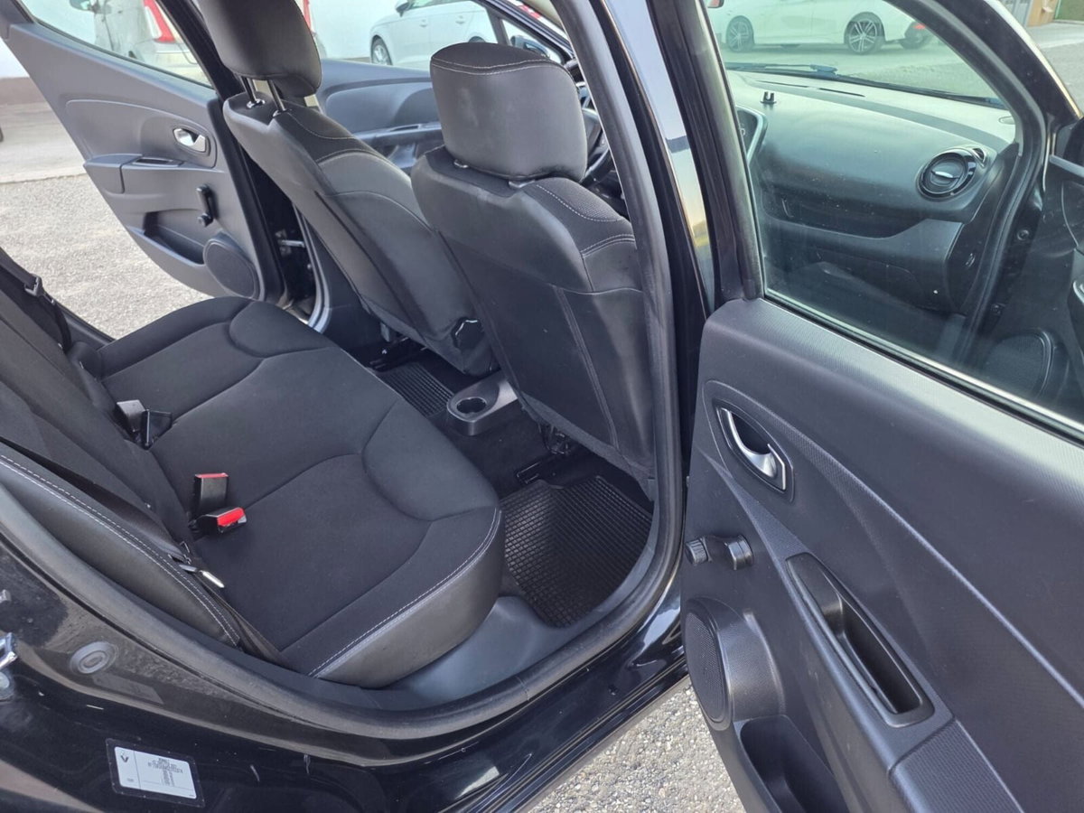 Renault Clio 1.5 dCi 8V 75CV 5 porte Costume National (14)
