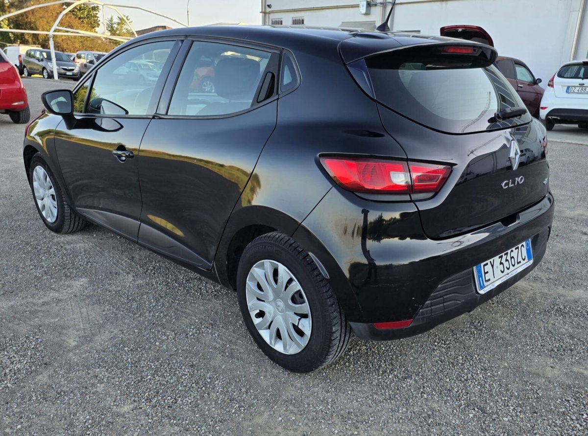 Renault Clio 1.5 dCi 8V 75CV 5 porte Costume National (16)