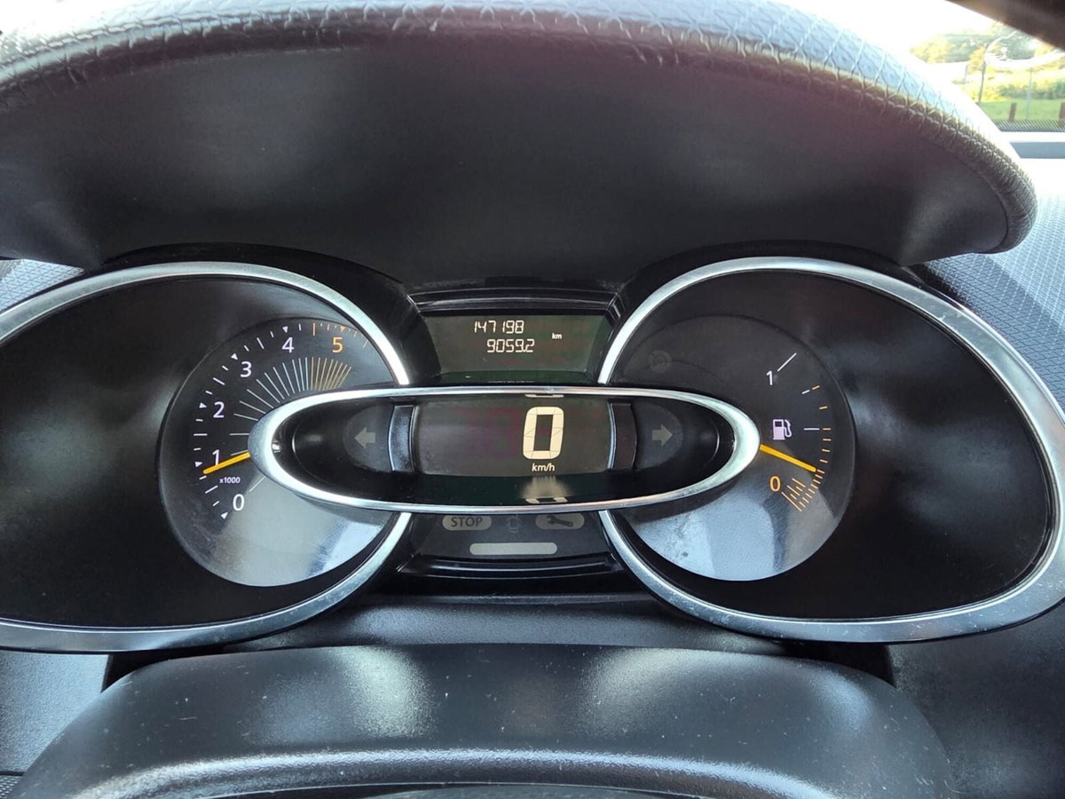 Renault Clio 1.5 dCi 8V 75CV 5 porte Costume National (20)