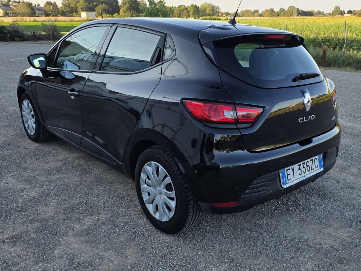Renault Clio 1.5 dCi 8V 75CV 5 porte Costume National (9)