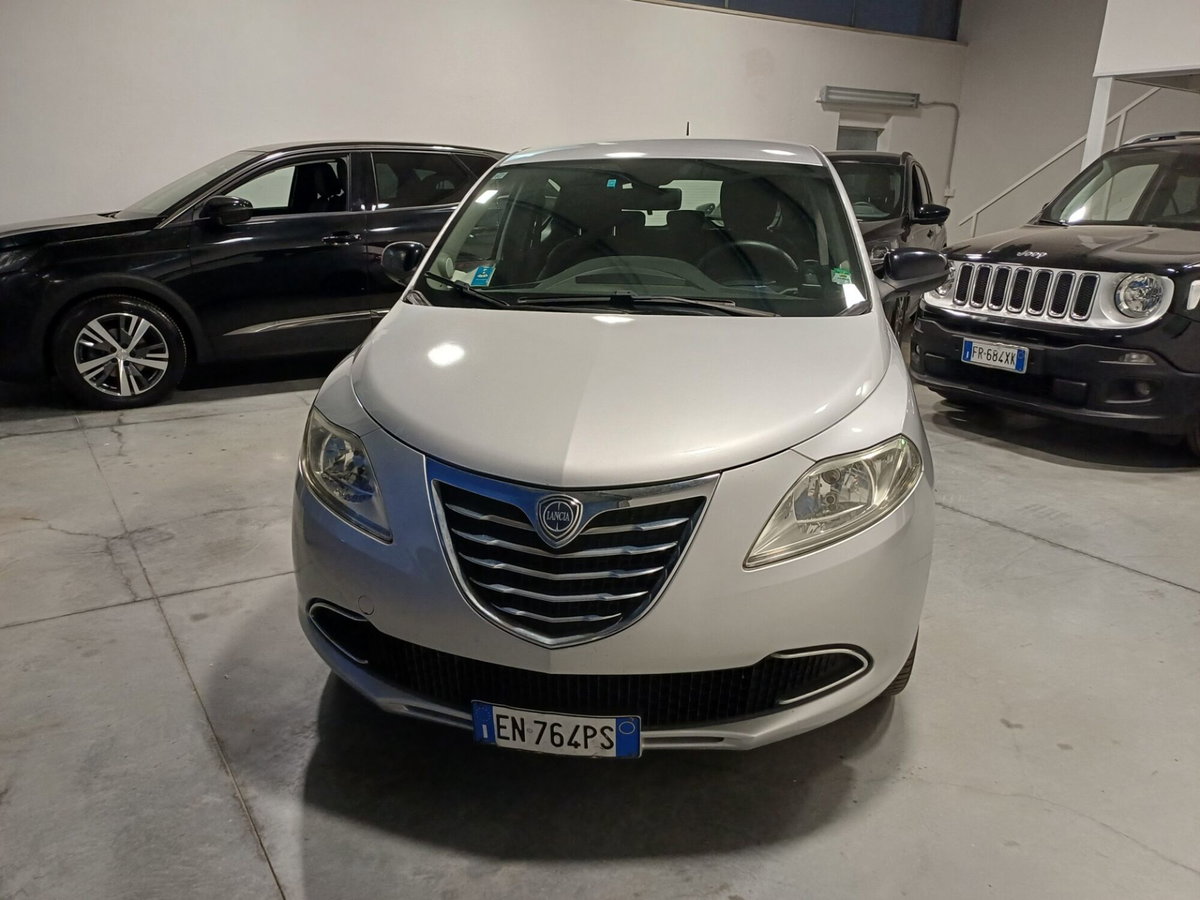 Lancia Ypsilon 1.3 MJT 16V 95 CV 5 porte S&S Platinum (2)