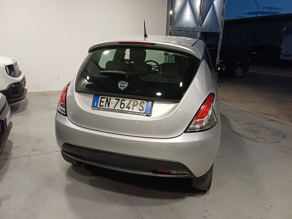 Lancia Ypsilon 1.3 MJT 16V 95 CV 5 porte S&S Platinum (7)