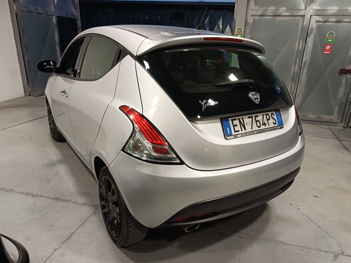 Lancia Ypsilon 1.3 MJT 16V 95 CV 5 porte S&S Platinum (9)