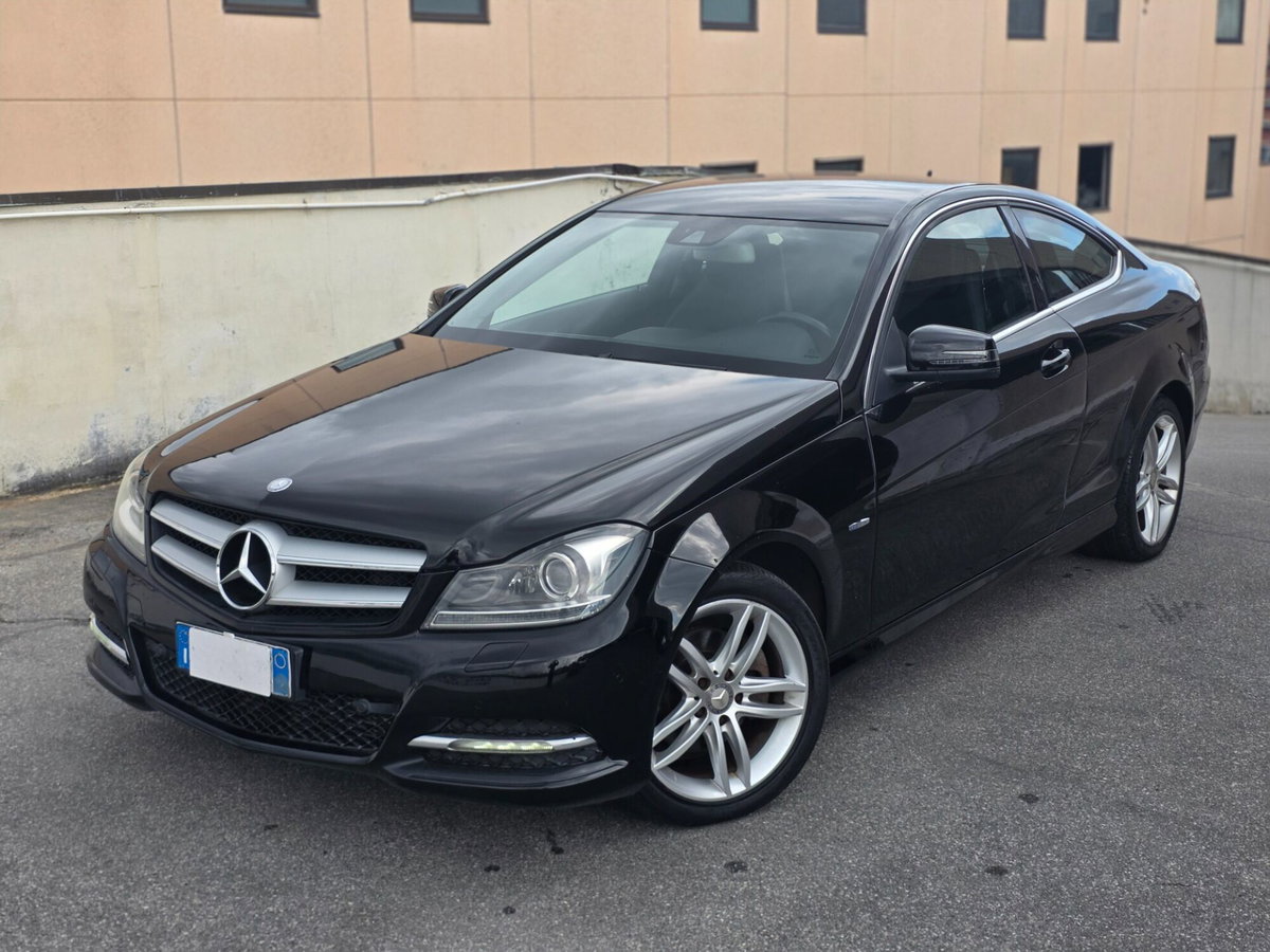 Mercedes-Benz Classe C Coupé 220 CDI BlueEFFICIENCY Coupé Avantgarde (2)