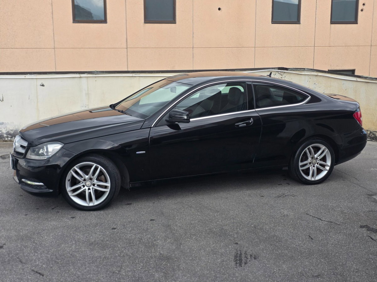Mercedes-Benz Classe C Coupé 220 CDI BlueEFFICIENCY Coupé Avantgarde (4)