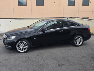 Mercedes-Benz Classe C Coupé 220 CDI BlueEFFICIENCY Coupé Avantgarde (4)