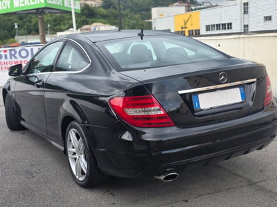 Mercedes-Benz Classe C Coupé 220 CDI BlueEFFICIENCY Coupé Avantgarde (5)