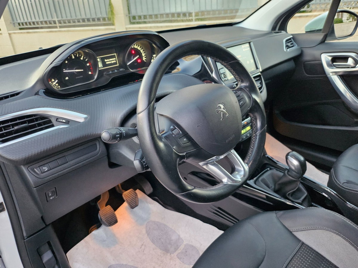 Peugeot 2008 100 Allure (5)