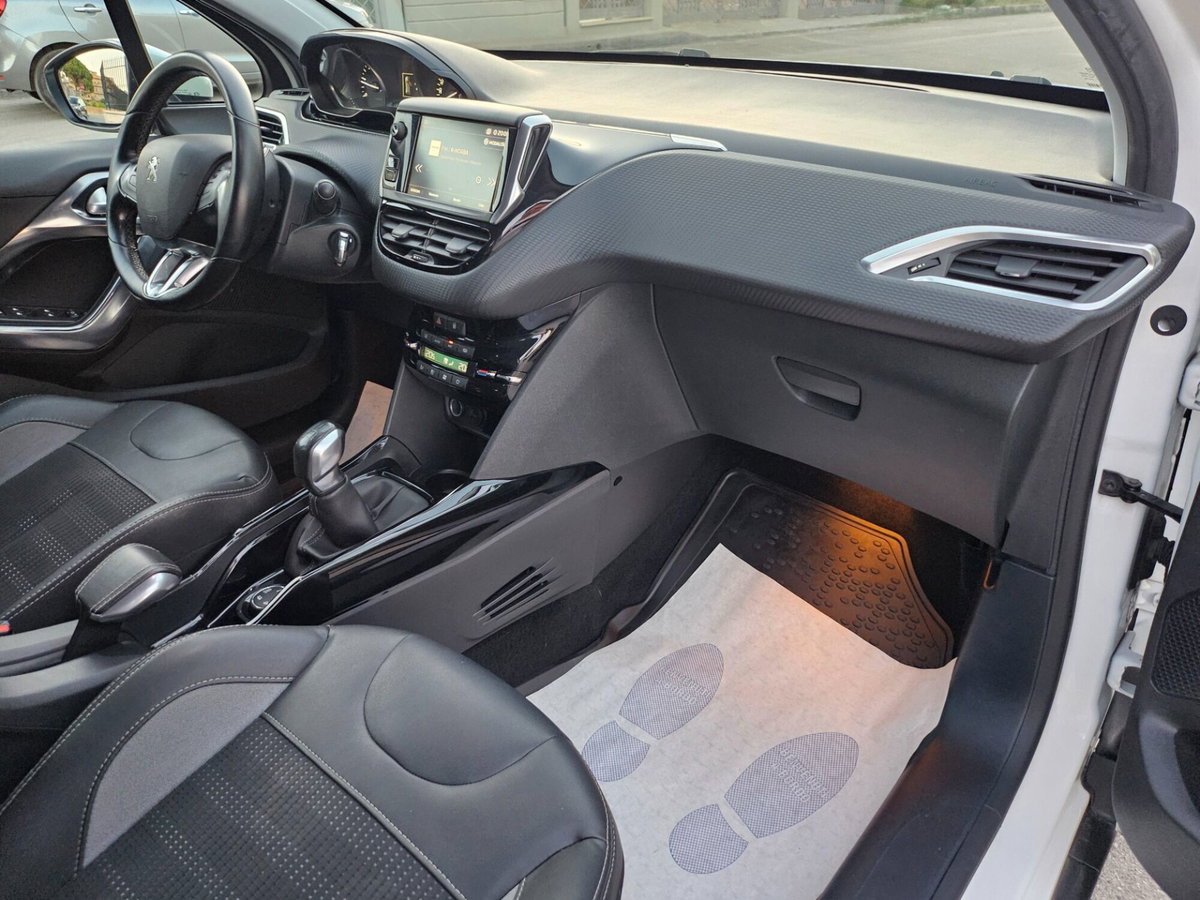 Peugeot 2008 100 Allure (7)