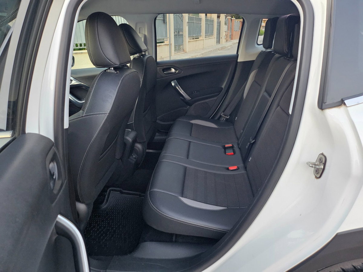 Peugeot 2008 100 Allure (8)