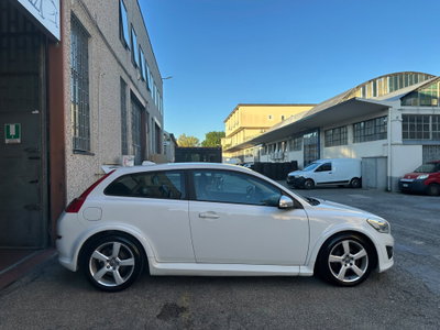 Volvo C30 D2 R-Design (4)