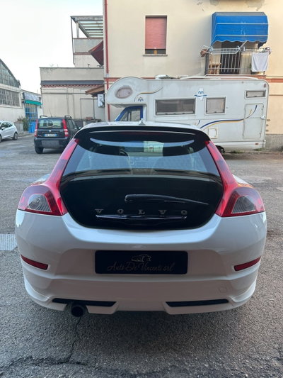Volvo C30 D2 R-Design (9)