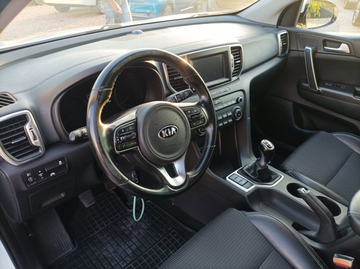 Kia Sportage 1.7 CRDI 2WD Cool (11)