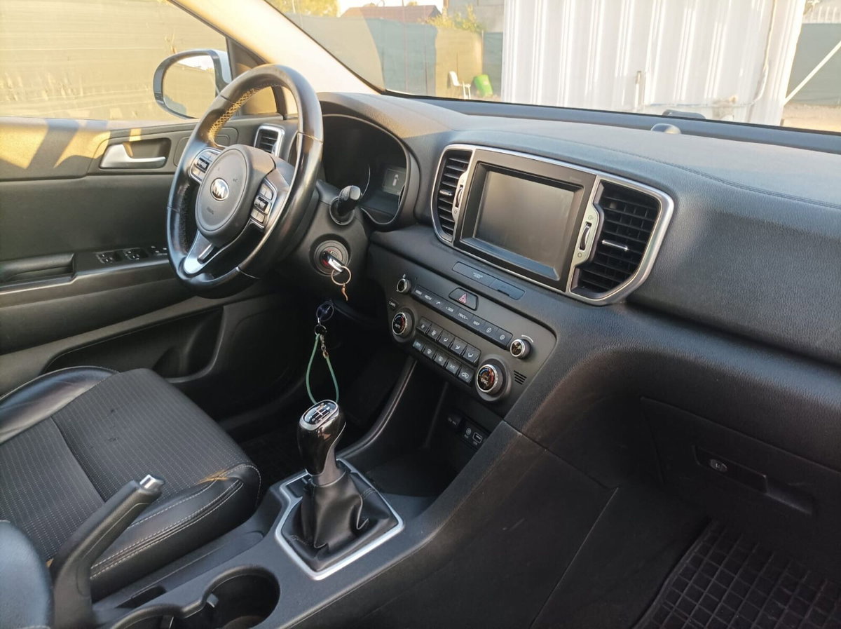 Kia Sportage 1.7 CRDI 2WD Cool (8)