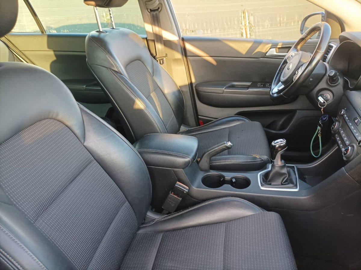 Kia Sportage 1.7 CRDI 2WD Cool (9)