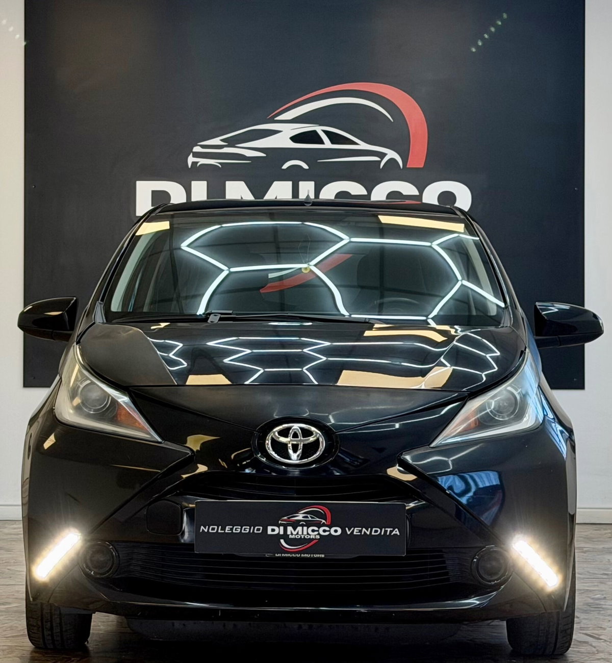 Toyota Aygo 1.0 VVT-i 69 CV 5 porte x-wave MMT (2)