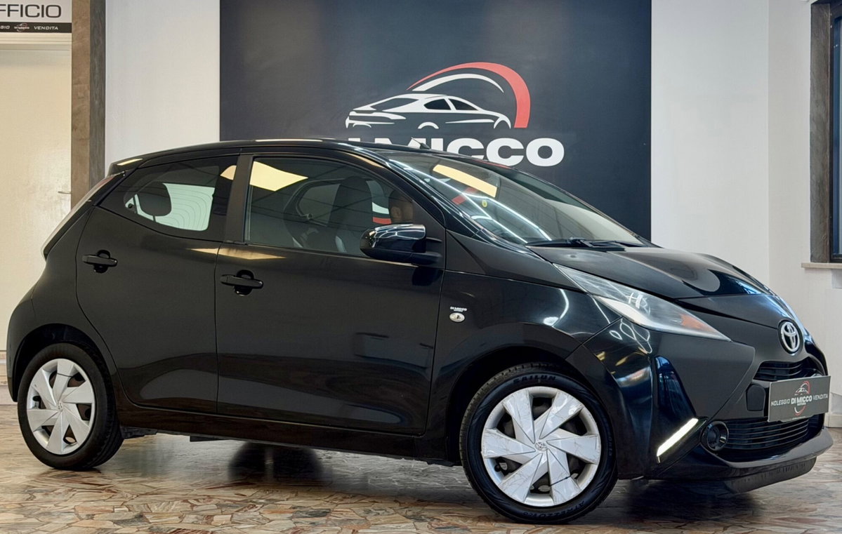 Toyota Aygo 1.0 VVT-i 69 CV 5 porte x-wave MMT (3)