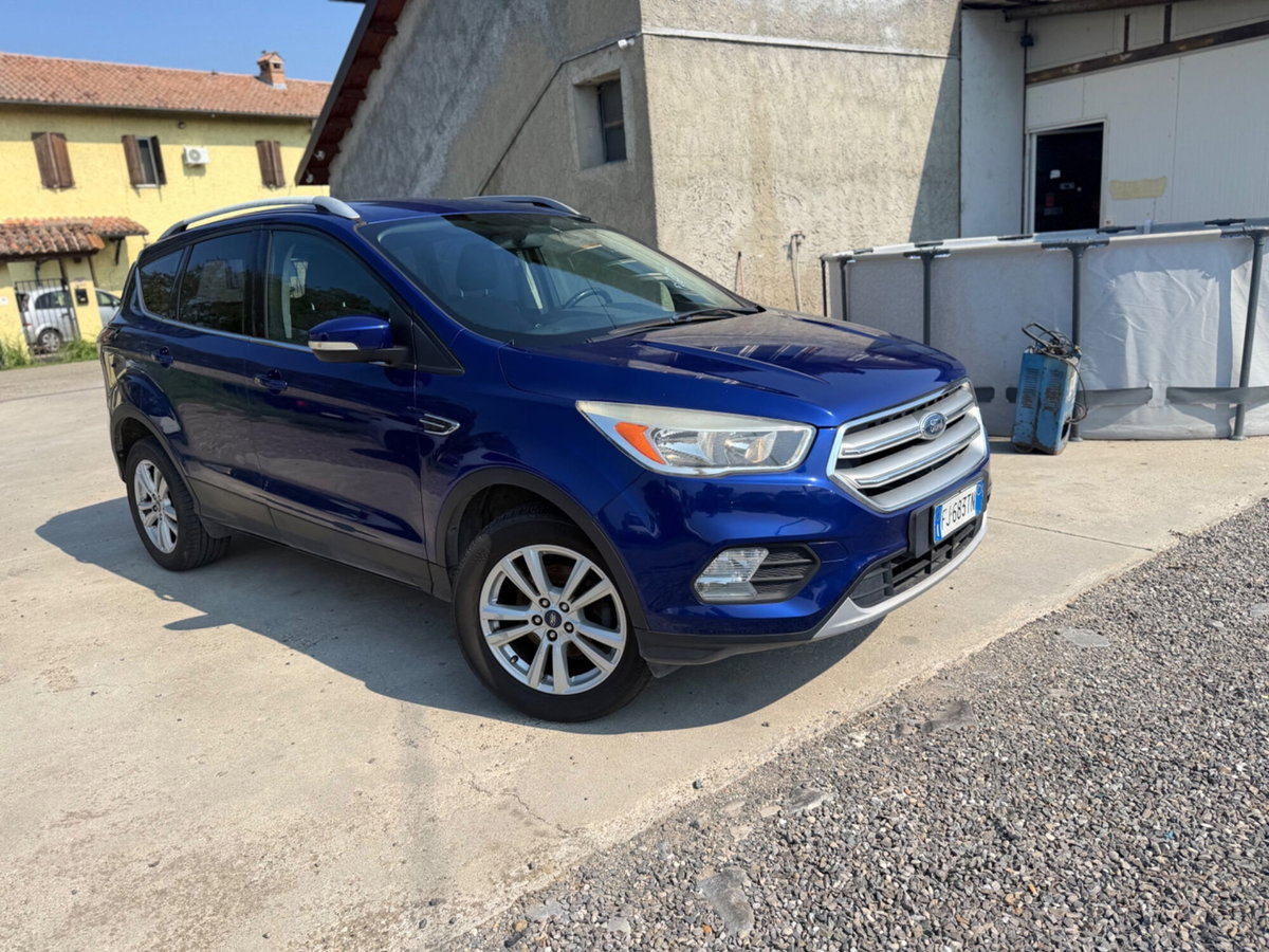 Ford Kuga 1.5 EcoBoost 120 CV 2WD (6)