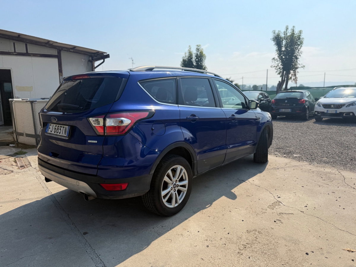 Ford Kuga 1.5 EcoBoost 120 CV 2WD (8)