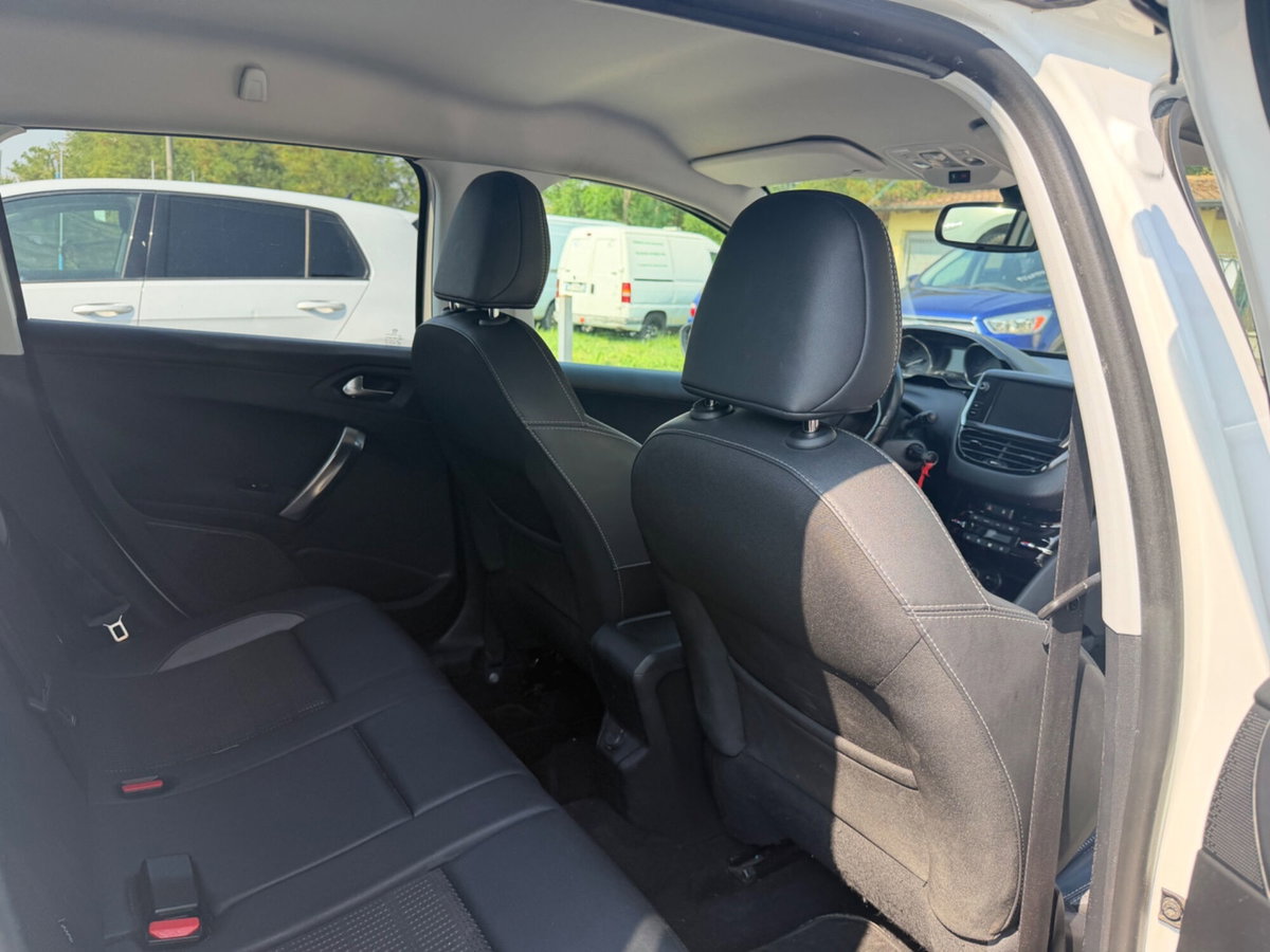 Peugeot 2008 Turbo 110 S&S Allure (11)