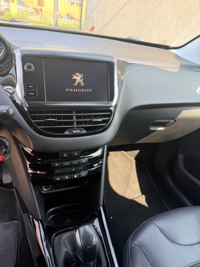 Peugeot 2008 Turbo 110 S&S Allure (14)
