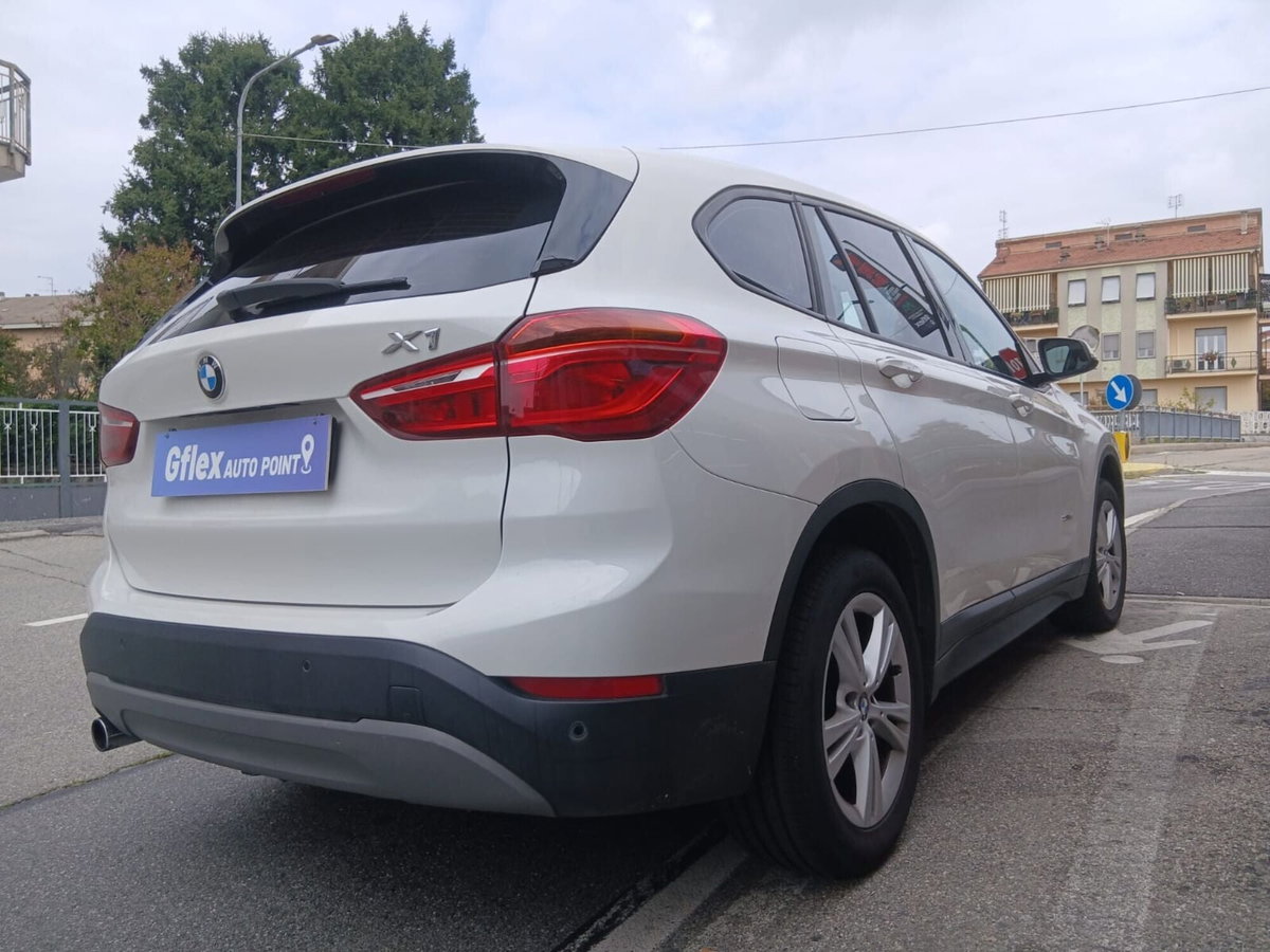 BMW X1 sDrive18d Business (10)