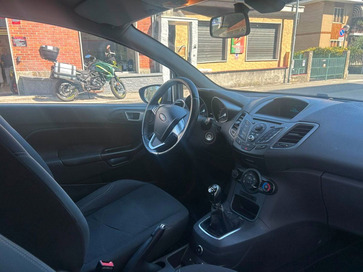 Ford Fiesta 1.4 3 porte Bz.- GPL Titanium (5)
