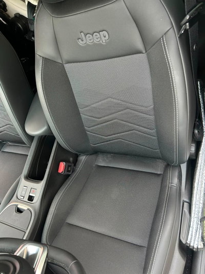 Jeep Avenger 1.2 turbo Summit fwd 100cv (7)