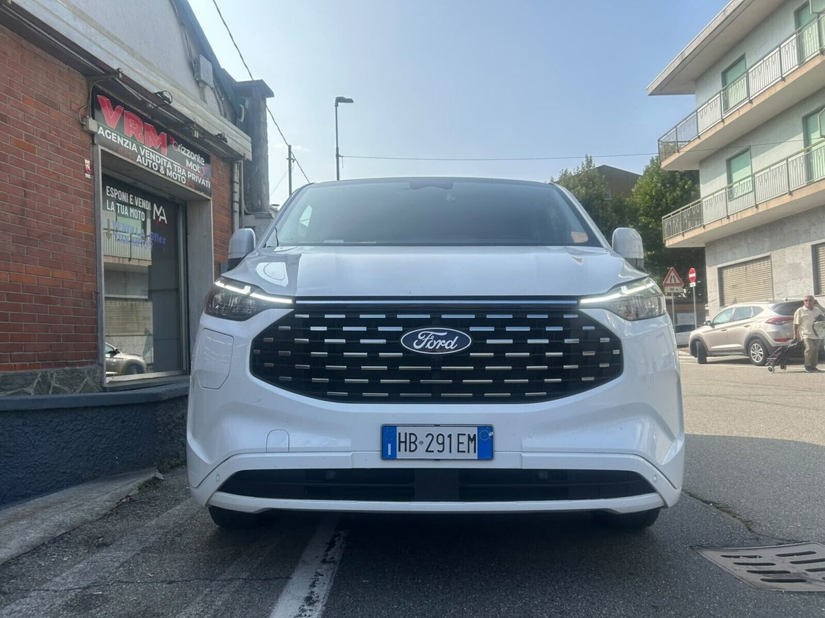 Ford Tourneo Connect 1.6 TDCi 115 CV Titanium (15)