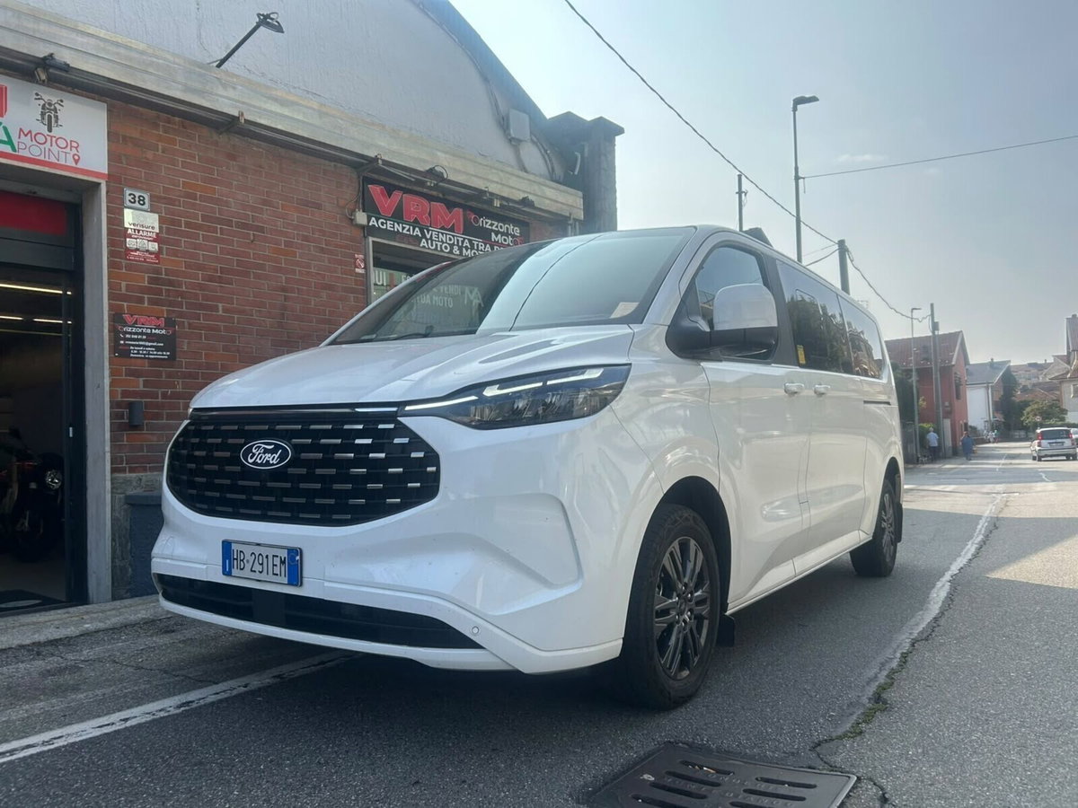 Ford Tourneo Connect 1.6 TDCi 115 CV Titanium (16)