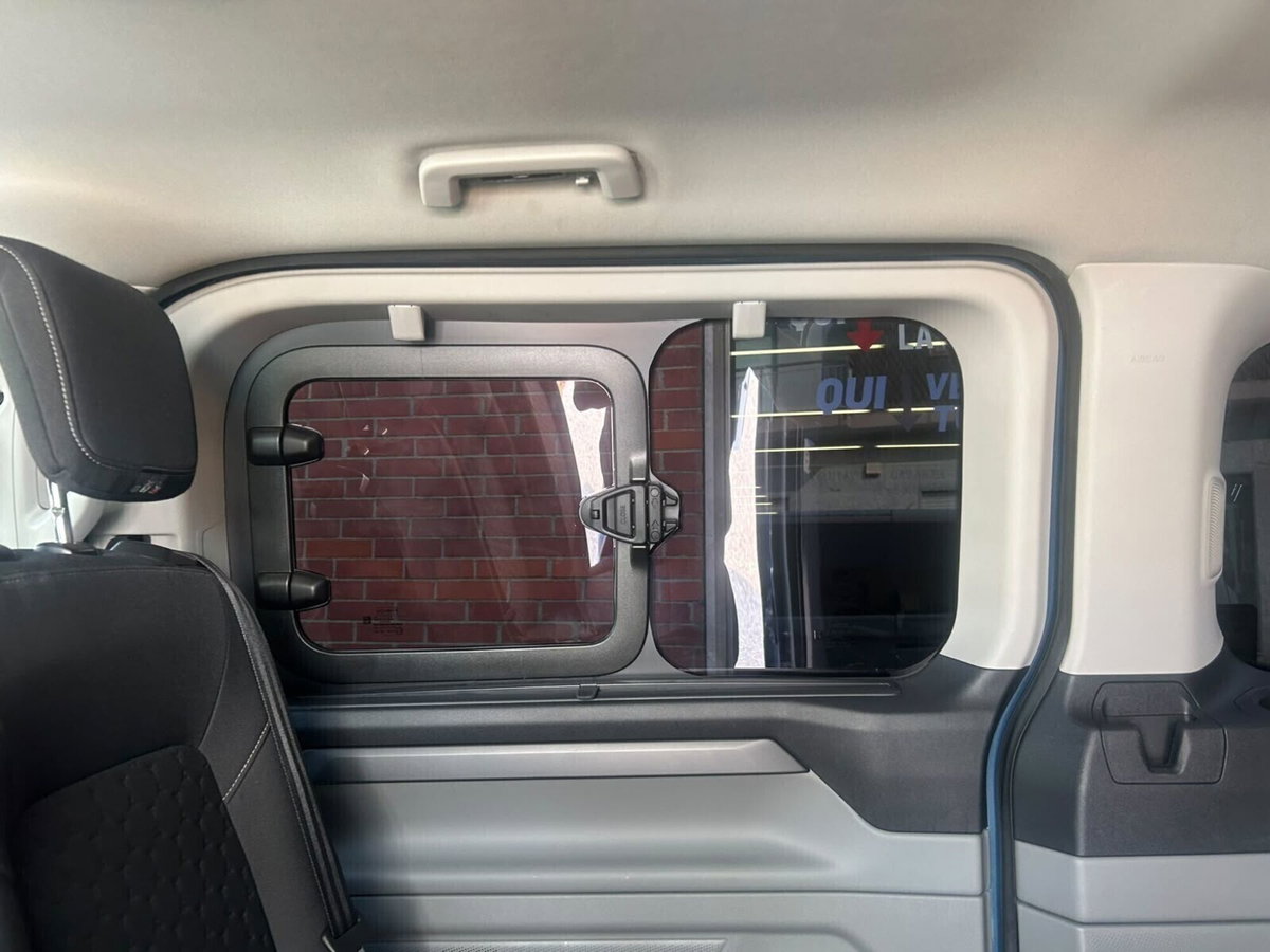 Ford Tourneo Connect 1.6 TDCi 115 CV Titanium (7)