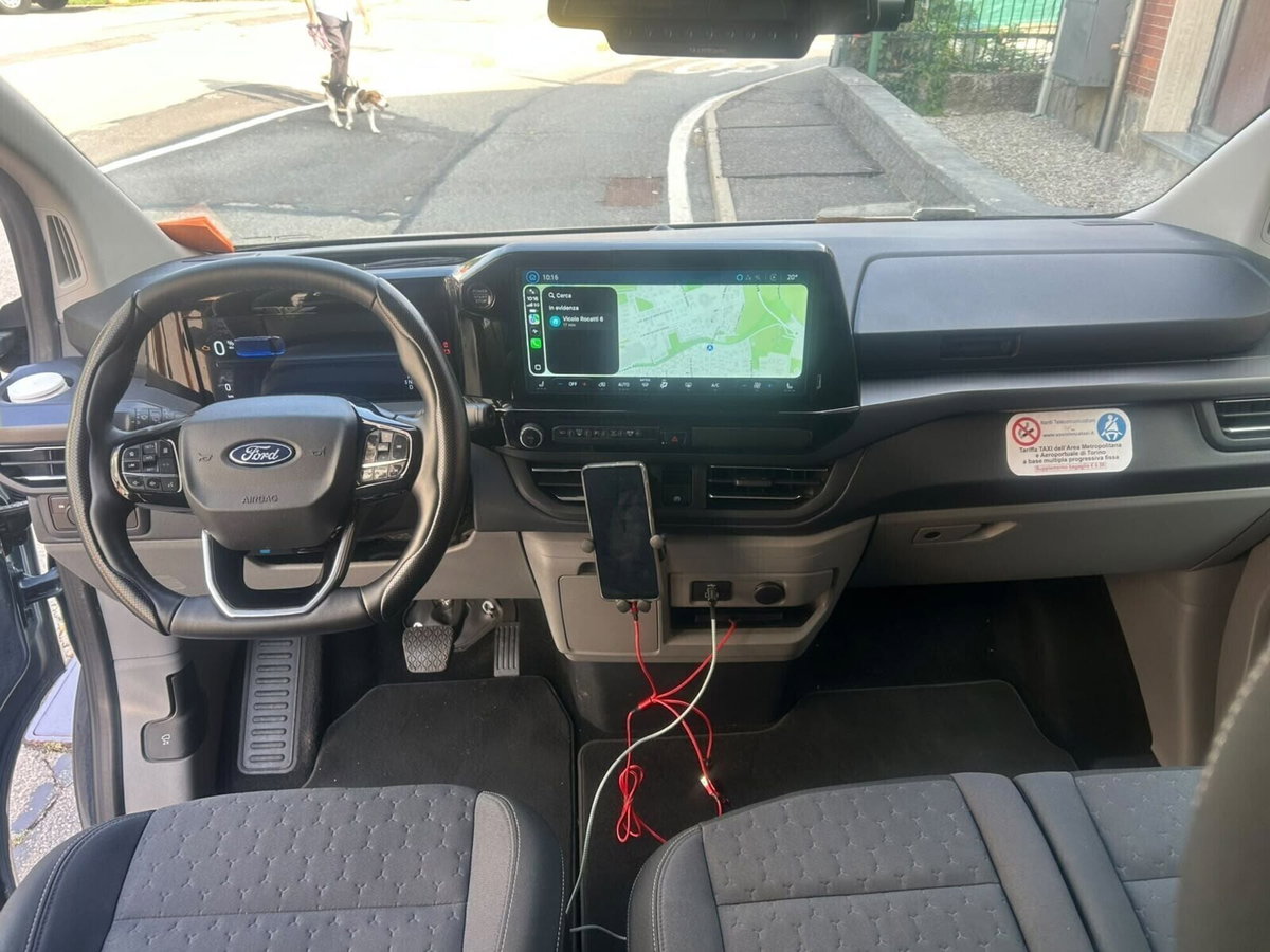 Ford Tourneo Connect 1.6 TDCi 115 CV Titanium (8)
