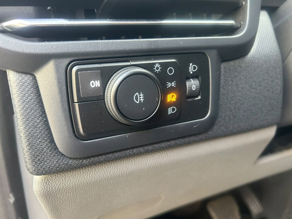 Ford Tourneo Connect 1.6 TDCi 115 CV Titanium (9)