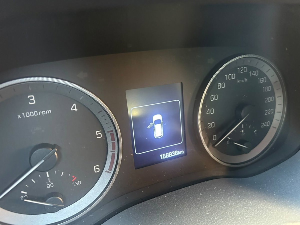 Hyundai Tucson 1.7 CRDi Comfort (12)