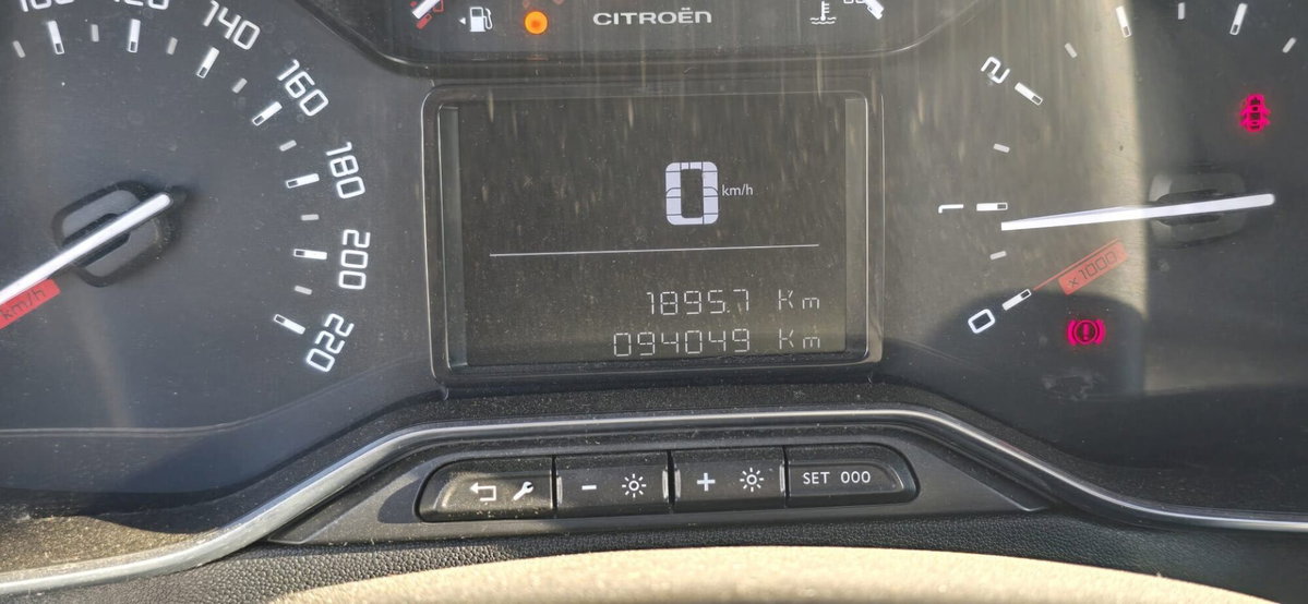 Citroen C3 BlueHDi 100 S&S Shine (10)