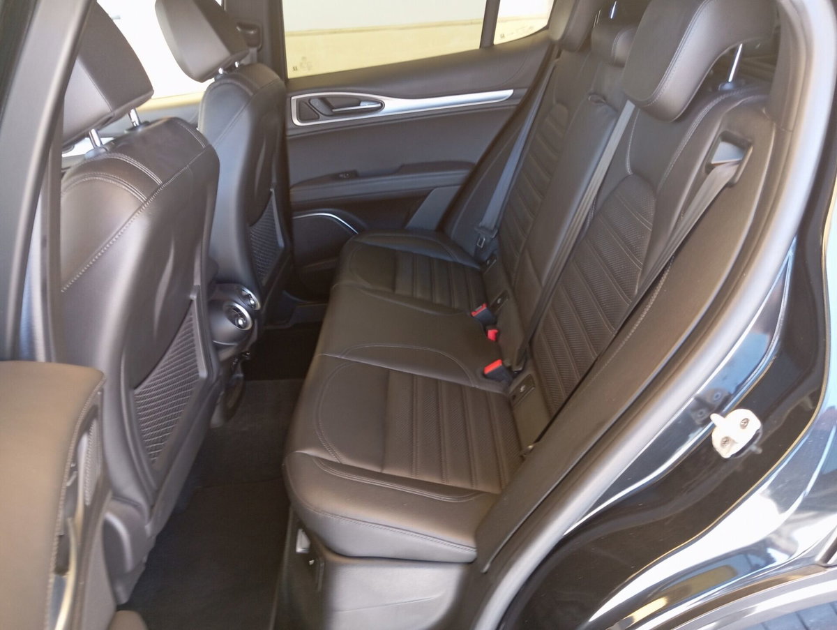 Alfa Romeo Stelvio Stelvio 2.2 Turbodiesel 210 CV AT8 Q4 Veloce (19)