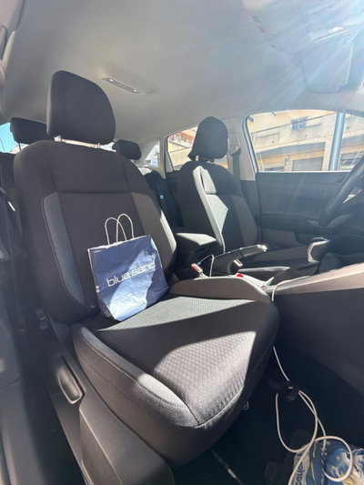 Volkswagen Taigo 1.0 tsi Life 95cv (10)