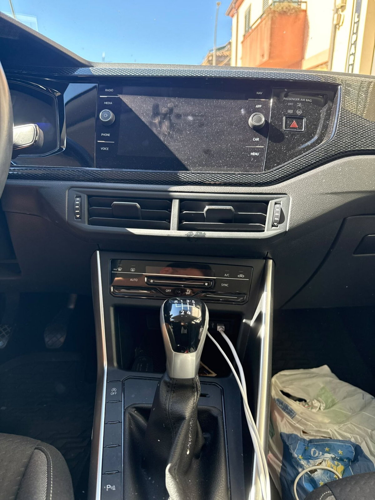 Volkswagen Taigo 1.0 tsi Life 95cv (9)
