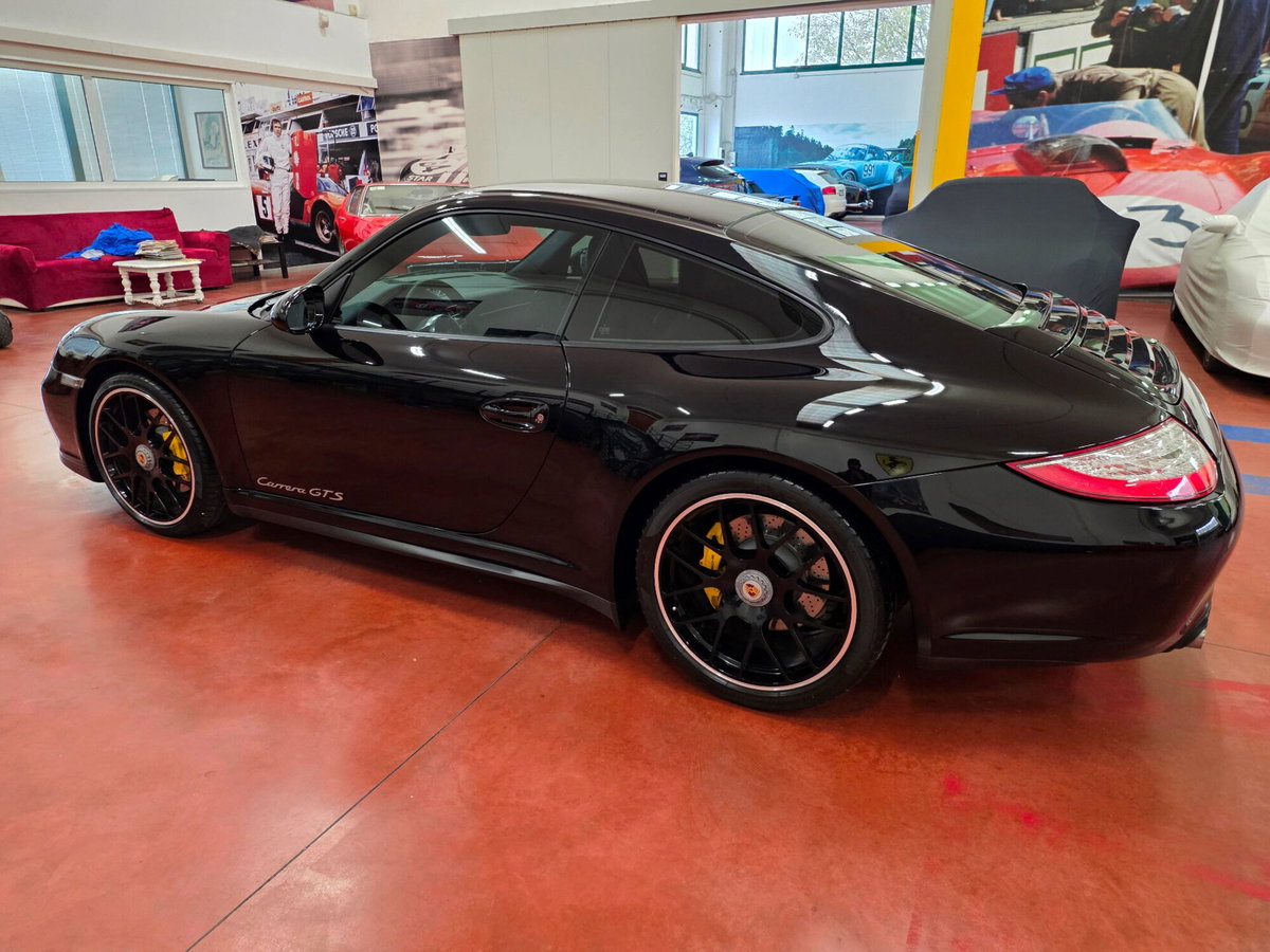 Porsche 911 Coupé Carrera 4 GTS (6)