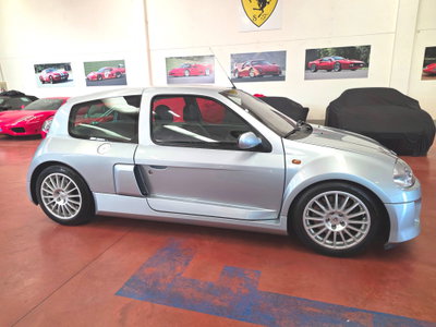 Renault Clio 3.0 V6 24V cat 3 porte Renault Sport (3)