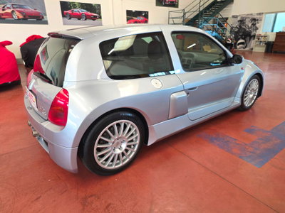 Renault Clio 3.0 V6 24V cat 3 porte Renault Sport (7)
