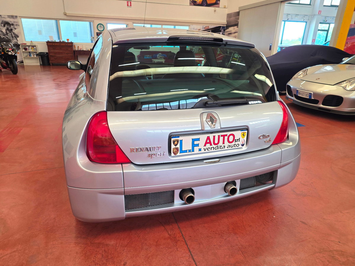 Renault Clio 3.0 V6 24V cat 3 porte Renault Sport (8)