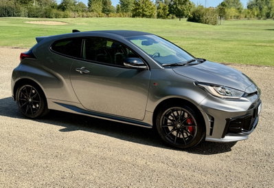 Toyota GR Yaris 1.6 Circuit dat-8 (2)