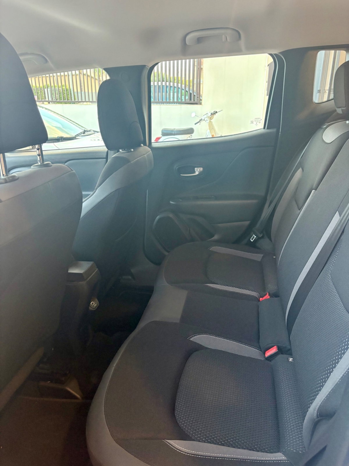 Jeep Renegade 1.6 Mjt 130 CV Limited (13)