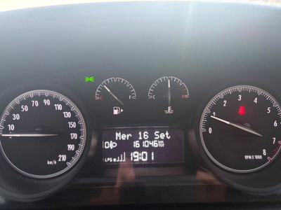Lancia Ypsilon 1.2 69 CV 5 porte GPL Ecochic Silver (12)