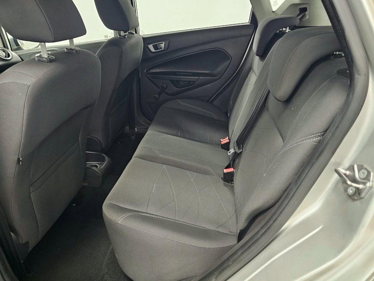 Ford Fiesta 1.2 60CV 5 porte (13)
