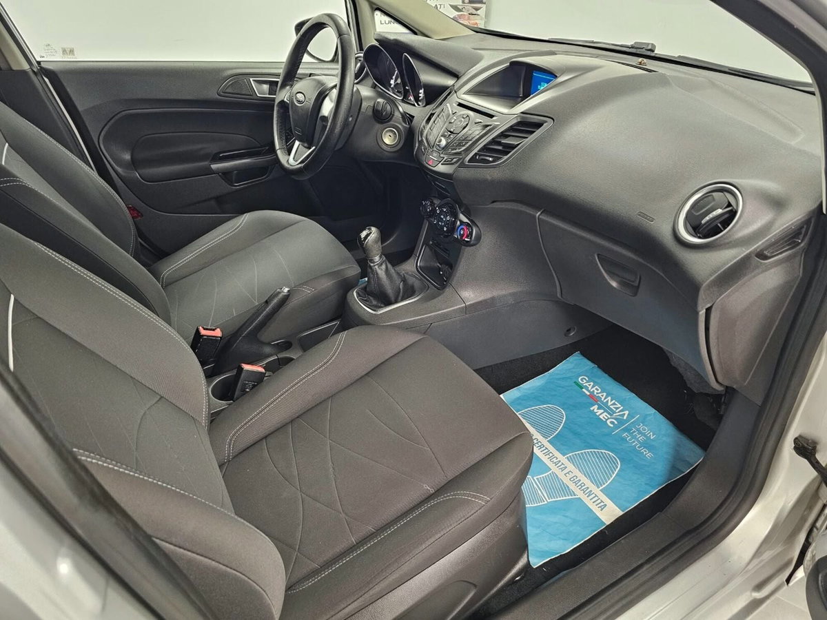 Ford Fiesta 1.2 60CV 5 porte (15)