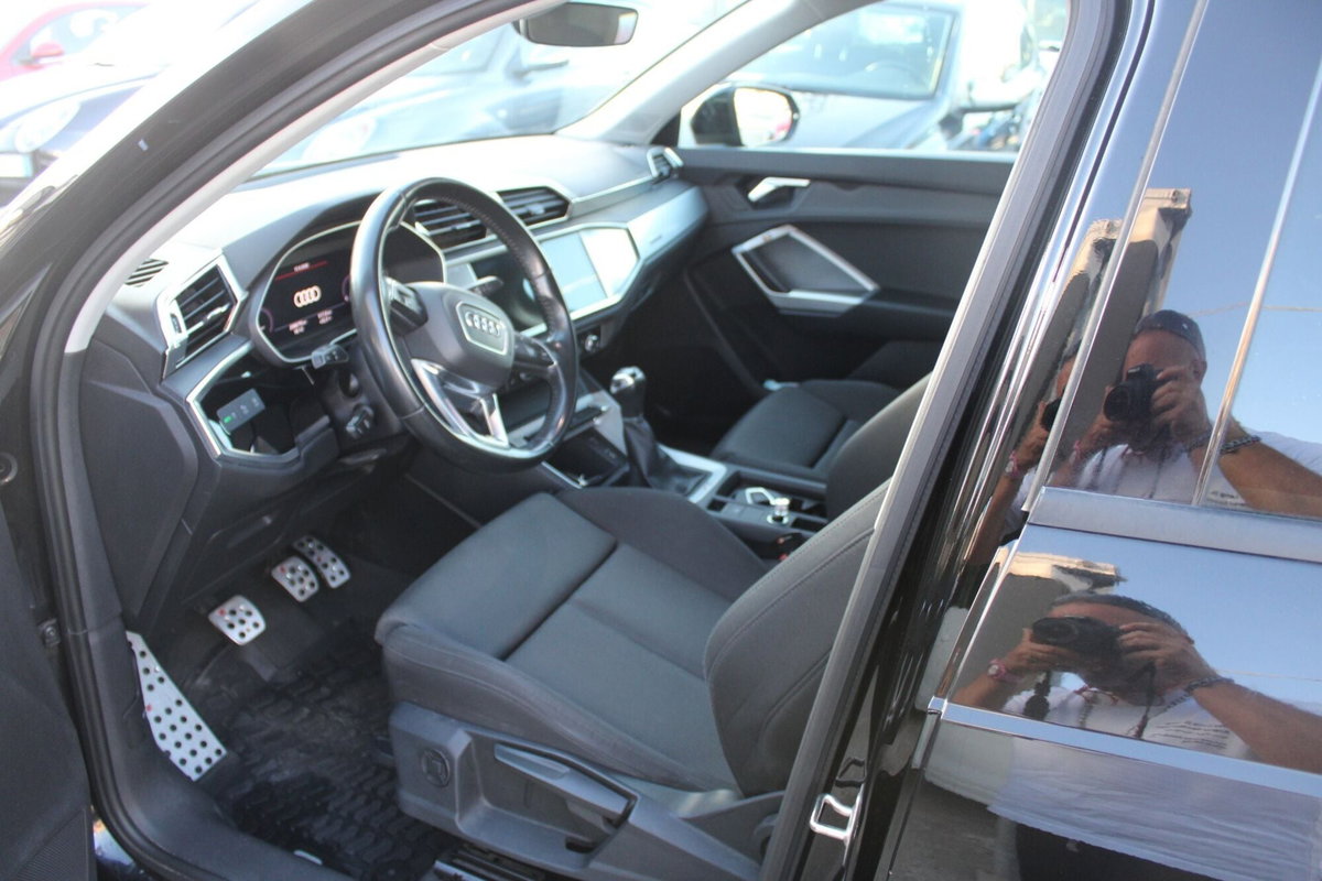 Audi Q3 35 TDI quattro Business (11)