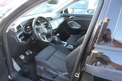 Audi Q3 35 TDI quattro Business (11)