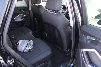 Audi Q3 35 TDI quattro Business (8)